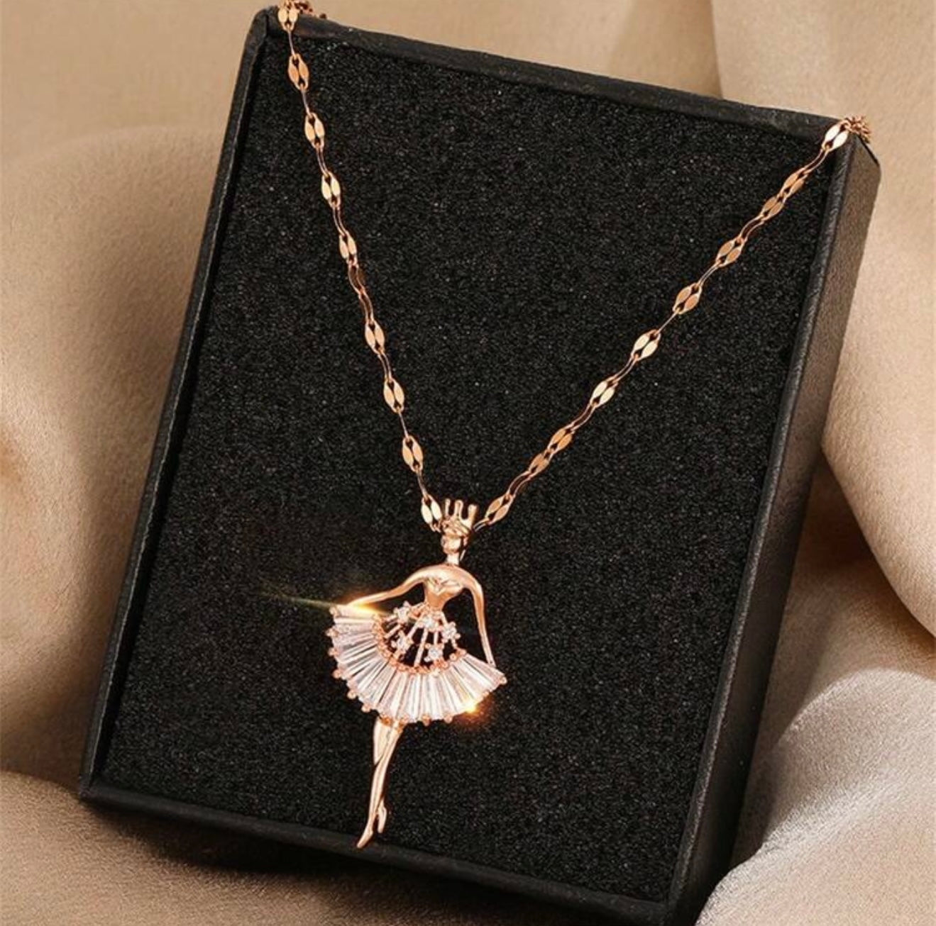 18K Gold Plated Fashionable Ballet Girl Pendant Necklace with Cubic Zirconia