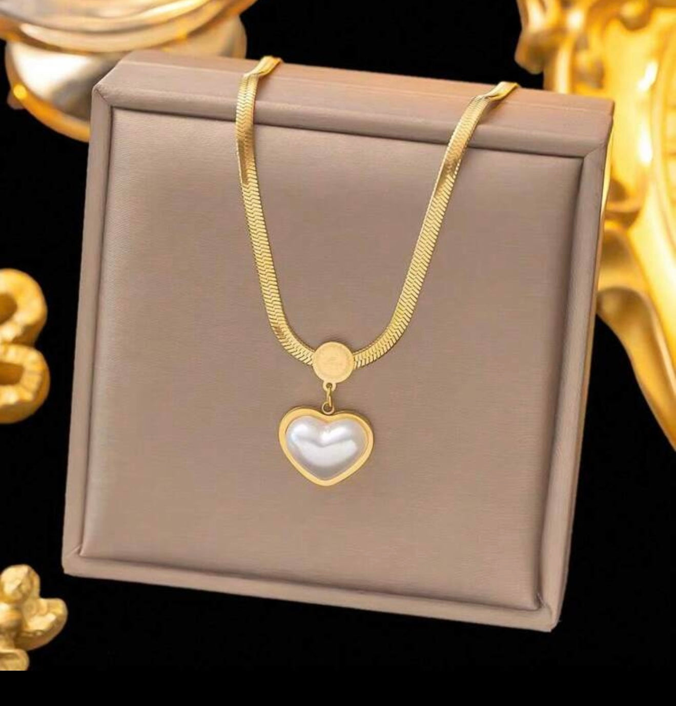 3 pcs Jewerly Set - Flat Chain Heart Shaped Pearl Pendant Necklace and Stud Earrings