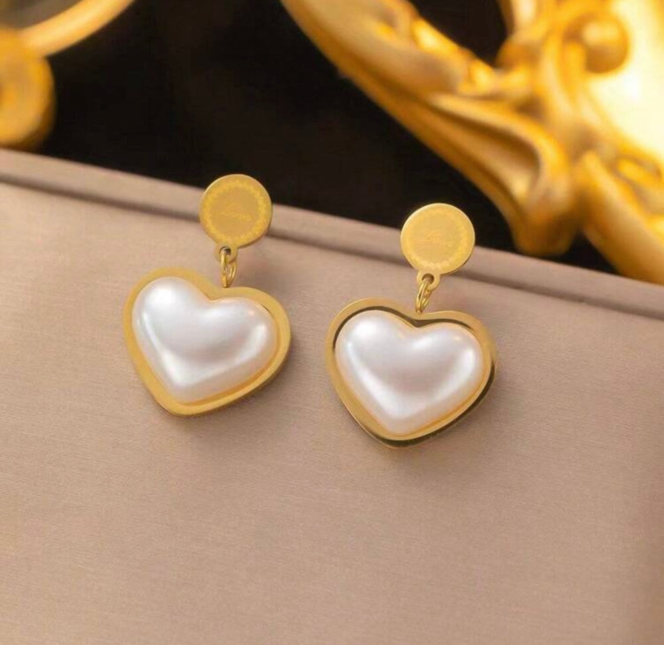 3 pcs Jewerly Set - Flat Chain Heart Shaped Pearl Pendant Necklace and Stud Earrings